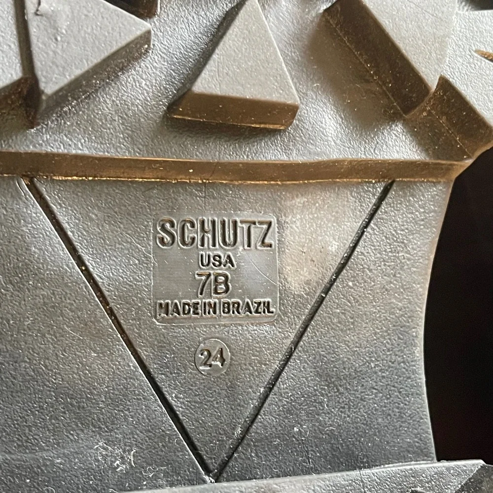 SCHUTZ black leather